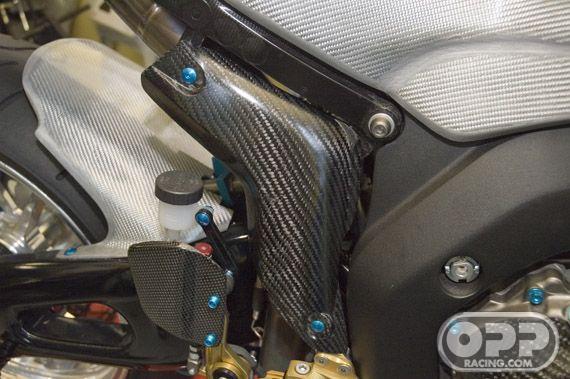 Carbon Fiber - Exhaust Shield Mid-Pipe - CBR1000RR 2004-2007 image