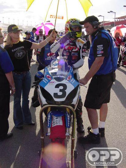 Fiber Glass - COMPLETE GSXR 600/750 04-05  image