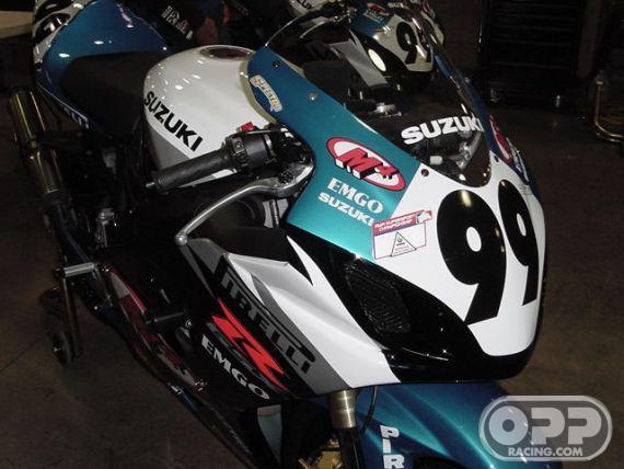 Carbon Kevlar - Upper - GSXR600/750 2004-2005 image