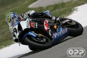 carbon race bodywork on M4 Emgo suzuki ama superbike team